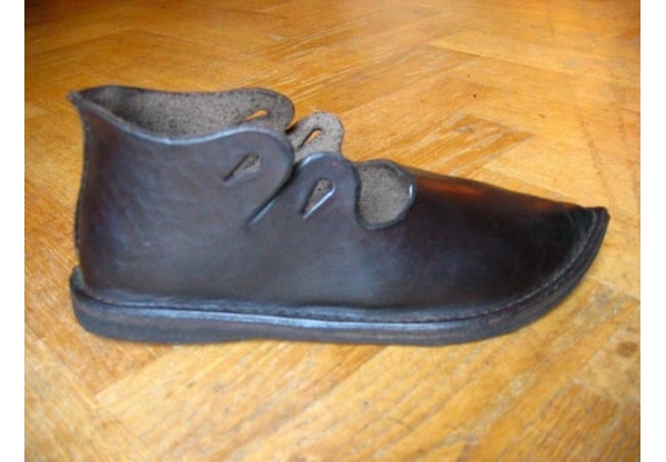 Medieval/semi-medieval shoes nr.37-0