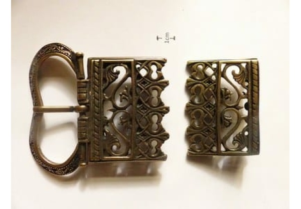 Medieval beltbuckle and -end-878