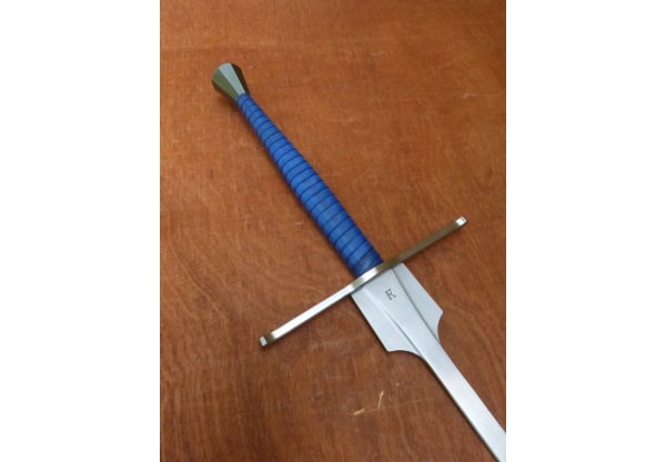 Feder Trnava Medium 5 met spatuated tip door Regenyei