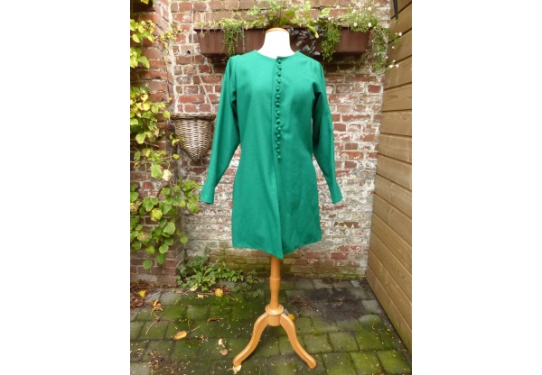 A cotehardie green