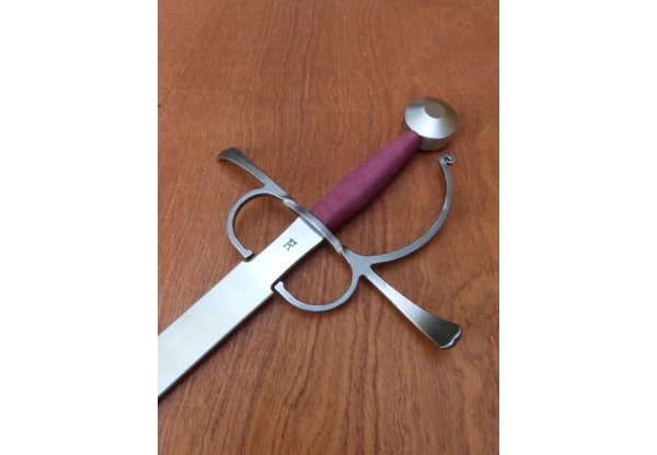 sidesword Bologna R3 door Regenyei